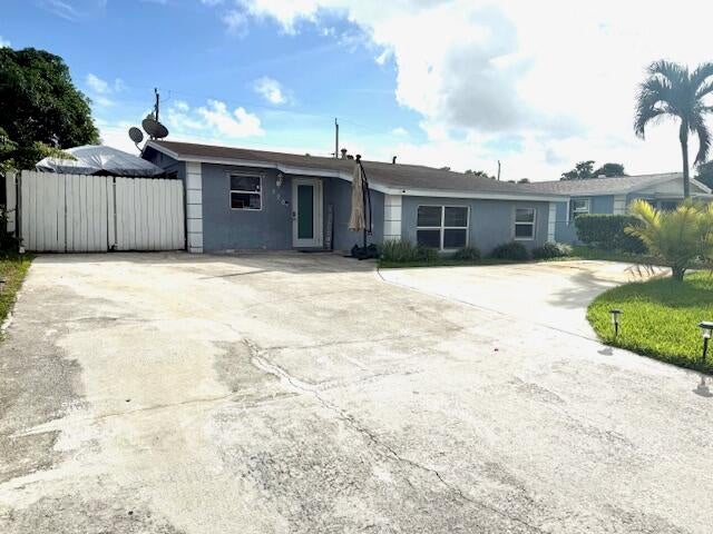 1 of 22 - 520 Nw 13th Avenue, Boynton Beach, FL