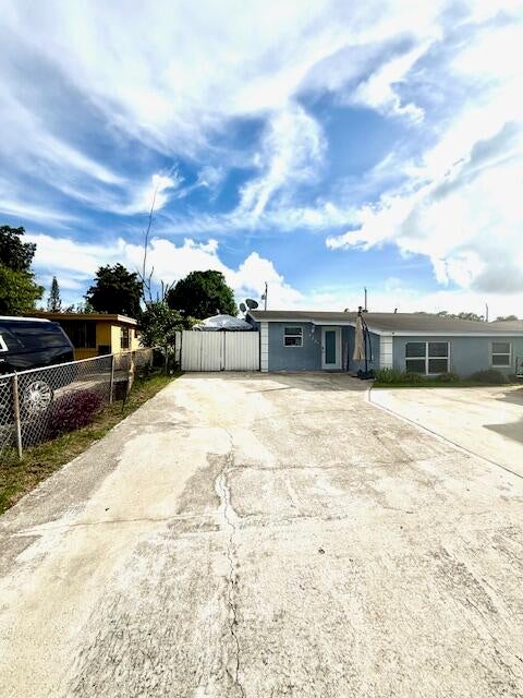 4 of 22 - 520 Nw 13th Avenue, Boynton Beach, FL