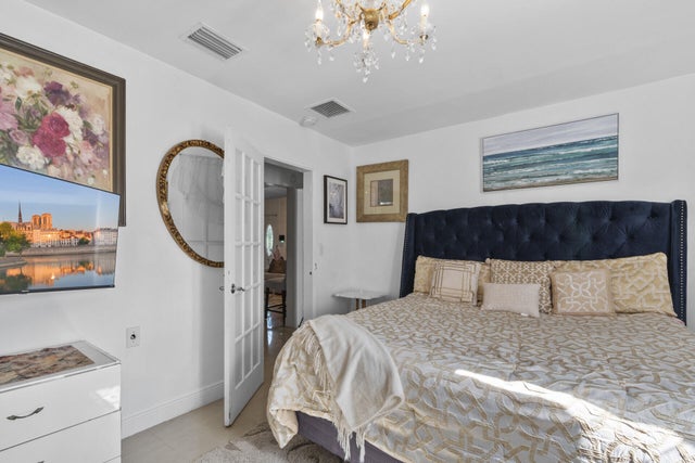 5 of 11 - 601 Sw 5th Court, Hallandale Beach, FL