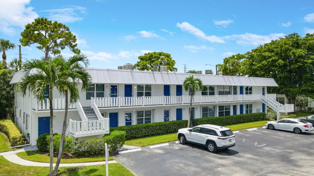 1 of 19 - 2929 Se Ocean Boulevard #1-9, Stuart, FL