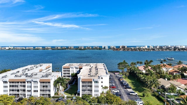 1 of 24 - 1516 S Lakeside Drive #412, Lake Worth Beach, FL