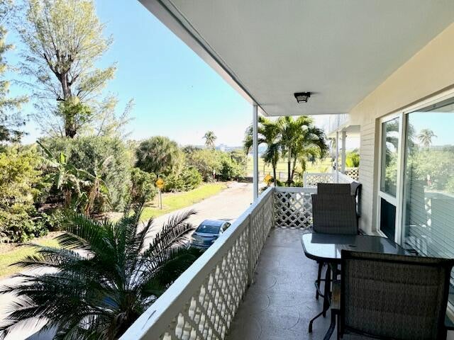 4 of 14 - 131 N Golfview Road #4, Lake Worth Beach, FL