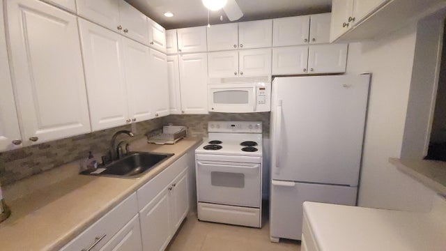 5 of 44 - 201 Coventry I, West Palm Beach, FL