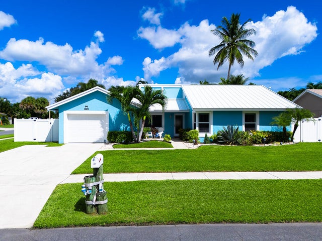 1 of 37 - 841 Nw 8th Way, Boynton Beach, FL