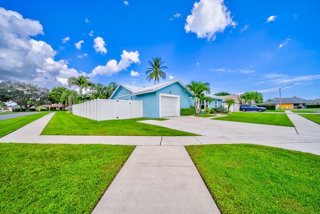 4 of 37 - 841 Nw 8th Way, Boynton Beach, FL
