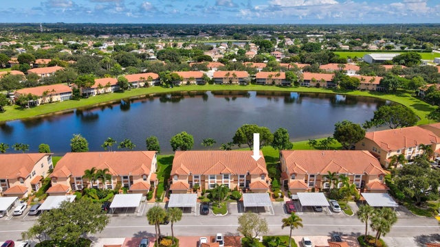 9927 Seacrest Cir #202, Boynton Beach