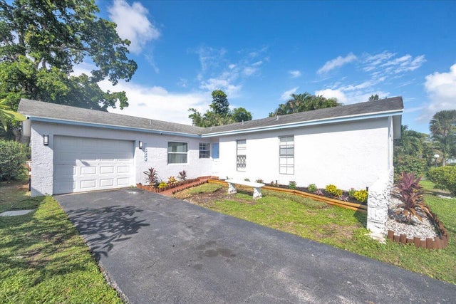 2 of 39 - 7329 Pine Park Drive N, Lake Worth, FL