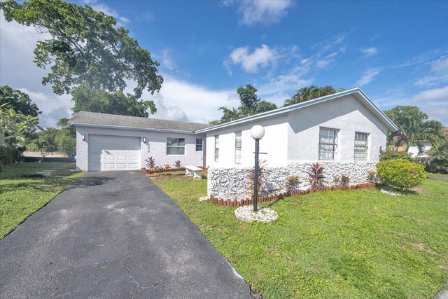 4 of 39 - 7329 Pine Park Drive N, Lake Worth, FL