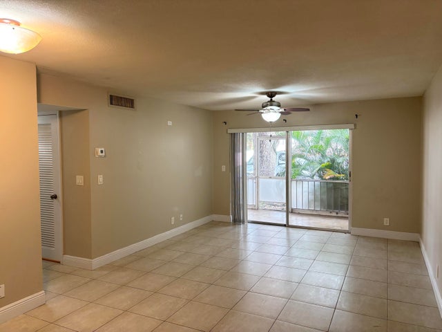 4 of 15 - 620 Nw 13th Street #11, Boca Raton, FL