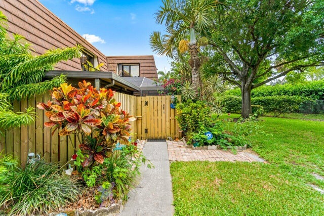 2 of 29 - 1715 17th Lane, Palm Beach Gardens, FL