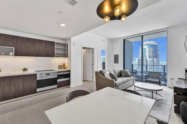 1 of 35 - 159 Ne 6th Street #4813, Miami, FL