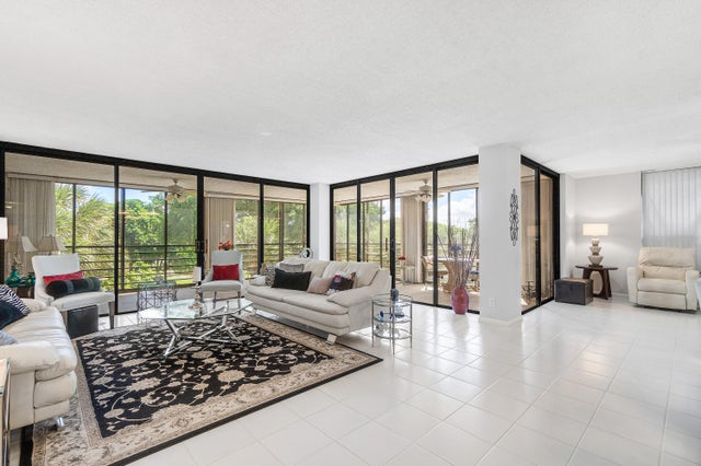 3 of 28 - 7572 Regency Lake Drive #401, Boca Raton, FL