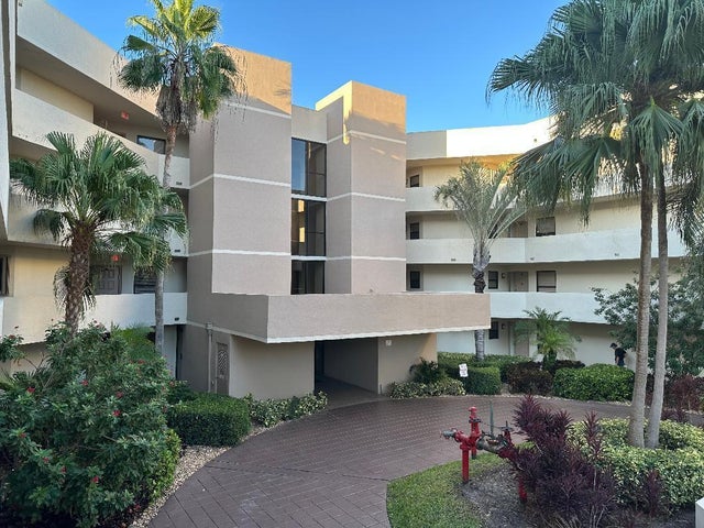 2 of 33 - 5900 Camino Del Sol #203, Boca Raton, FL