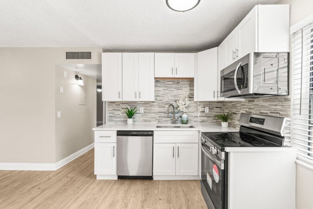 4 of 33 - 222 Piedmont E, Delray Beach, FL