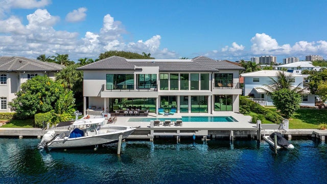 1 of 39 - 2900 Ne 7th Drive, Boca Raton, FL