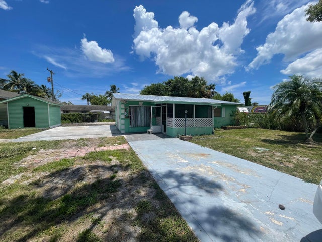 1 of 4 - 3277 Se Birch Avenue, Stuart, FL
