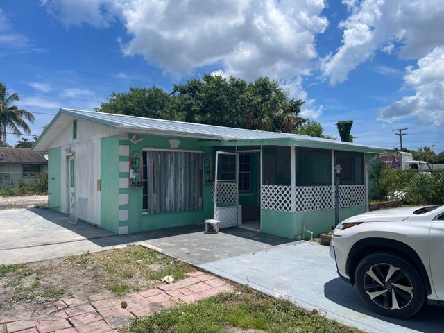 2 of 4 - 3277 Se Birch Avenue, Stuart, FL