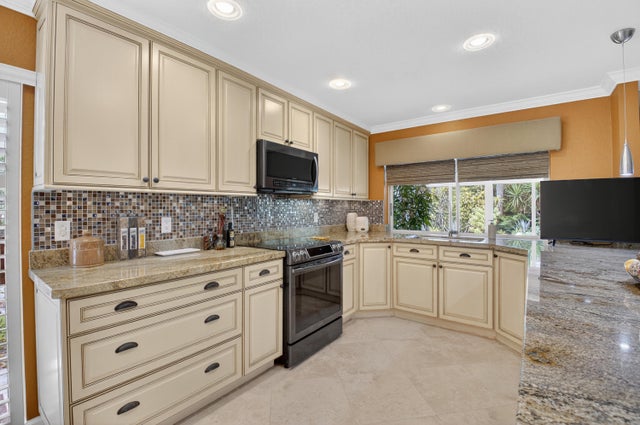 2 of 51 - 5527 Cameo Drive N, Boca Raton, FL