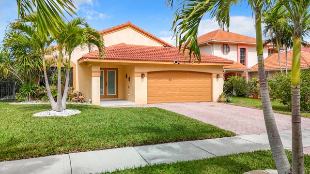 1 of 31 - 4179 Nw 5th Dr Drive, Deerfield Beach, FL