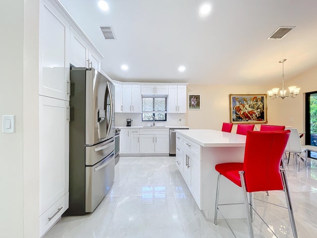 5 of 31 - 4179 Nw 5th Dr Drive, Deerfield Beach, FL