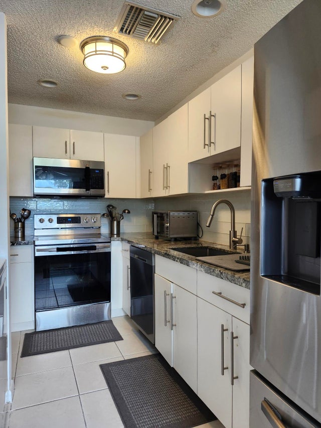 1 of 21 - 1141 Calamondin Terrace #101, Delray Beach, FL