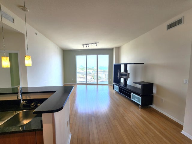 3 of 27 - 1551 N Flagler Drive #ph L7, West Palm Beach, FL