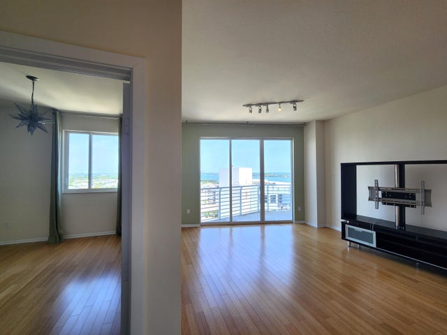 5 of 27 - 1551 N Flagler Drive #ph L7, West Palm Beach, FL