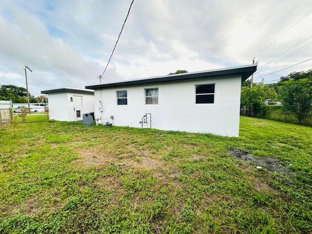 4 of 56 - 1865 W Chatham Road, West Palm Beach, FL