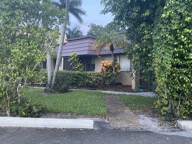 2 of 30 - 4501 Fountains Drive #106, Lake Worth, FL