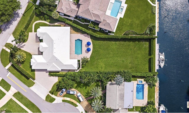 2 of 61 - 839 Country Club Drive, North Palm Beach, FL