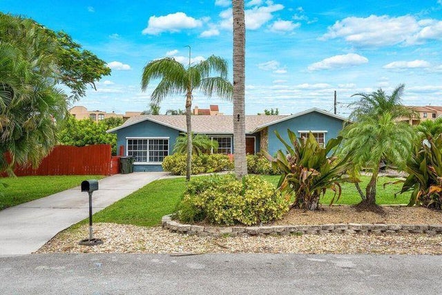 2 of 26 - 803 Mallard Drive, Delray Beach, FL