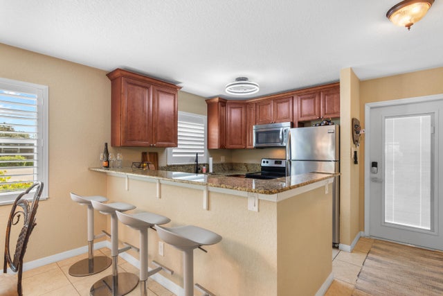 2 of 27 - 51 Woodland Drive #101, Vero Beach, FL