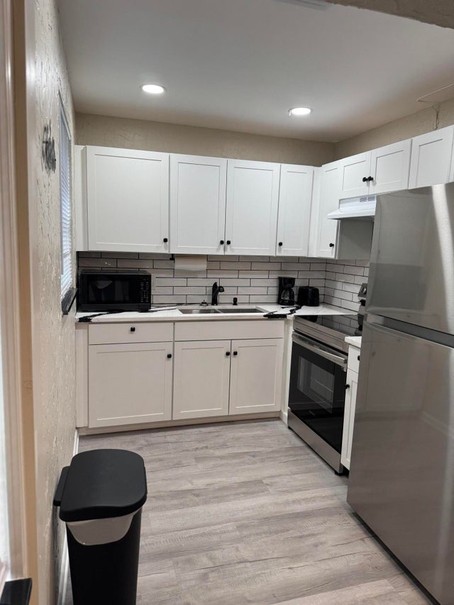 2 of 20 - 101 E Windsor E #101, West Palm Beach, FL