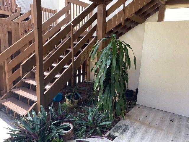 3 of 22 - 635 Executive Center Drive #m-207, West Palm Beach, FL