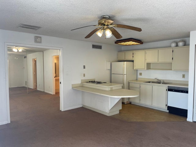 5 of 22 - 635 Executive Center Drive #m-207, West Palm Beach, FL