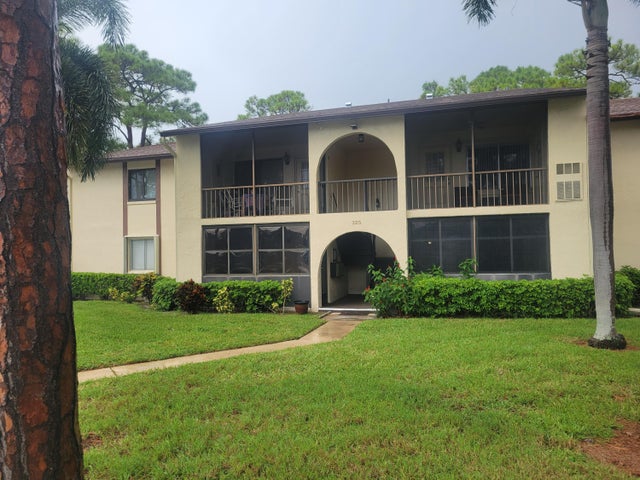 1 of 24 - 325 Knotty Pine Circle #b-2, Greenacres, FL
