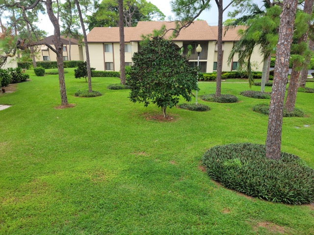 2 of 24 - 325 Knotty Pine Circle #b-2, Greenacres, FL