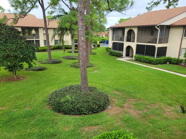 3 of 24 - 325 Knotty Pine Circle #b-2, Greenacres, FL