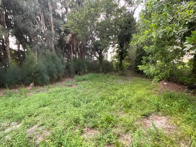 2 of 10 - 435 N 15th Street, Fort Pierce, FL