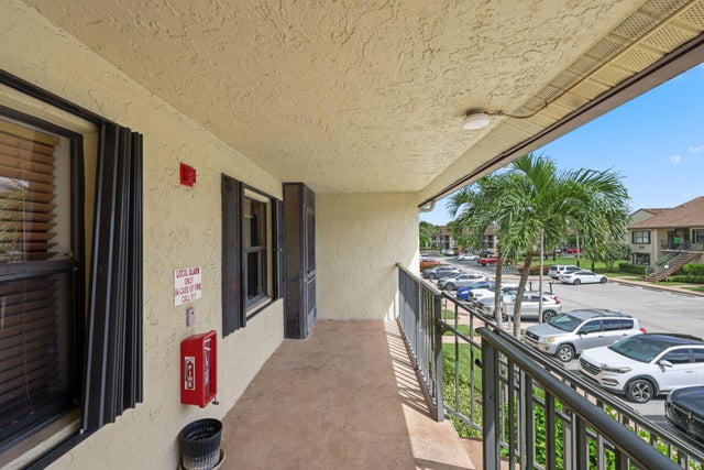 3 of 28 - 7891 Willow Spring Drive #1022, Lake Worth, FL