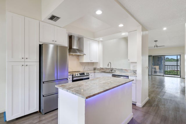 5 of 28 - 7891 Willow Spring Drive #1022, Lake Worth, FL