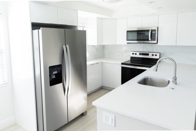 3 of 25 - 271 Fanshaw G, Boca Raton, FL
