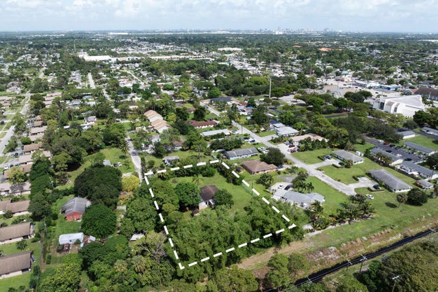 5 of 28 - 2490 Sunset Drive, West Palm Beach, FL
