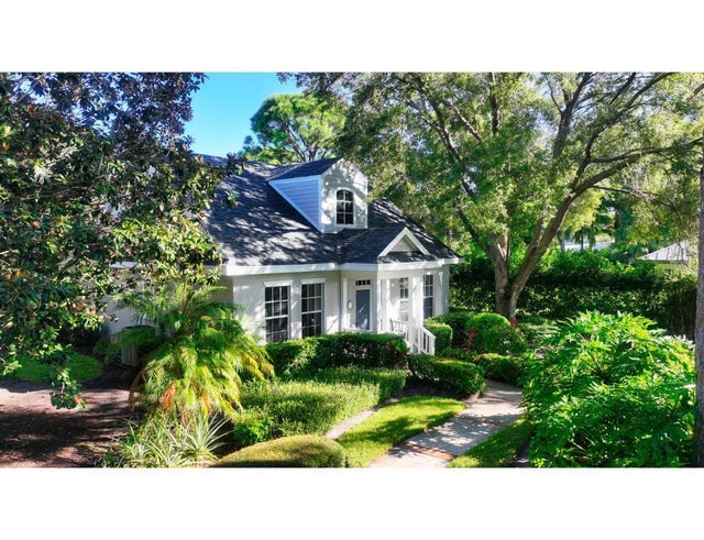 1 of 35 - 812 Carolina Circle Sw, Vero Beach, FL