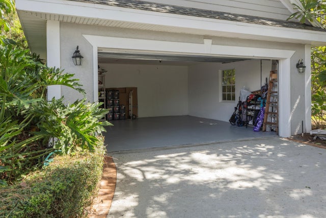 4 of 35 - 812 Carolina Circle Sw, Vero Beach, FL