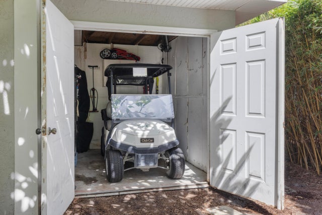 5 of 35 - 812 Carolina Circle Sw, Vero Beach, FL