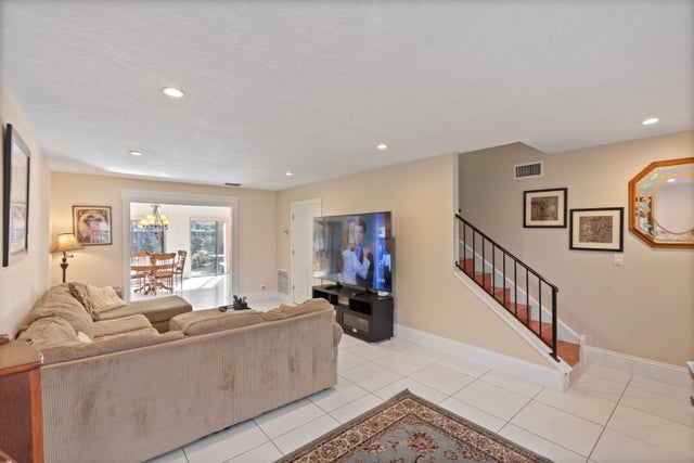 4 of 48 - 4140 Nw 8th Lane, Deerfield Beach, FL