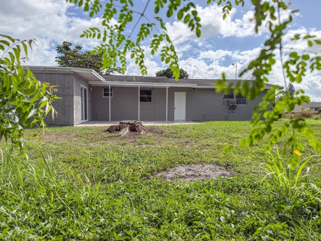 3 of 40 - 2479 Pinecrest Court, West Palm Beach, FL