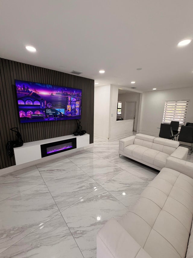 4 of 21 - 14240 Graves Drive, Miami, FL