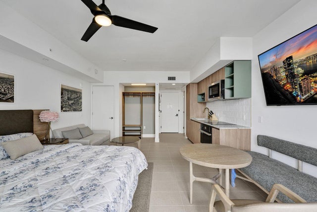 4 of 27 - 601 Ne 1st Avenue #4712, Miami, FL